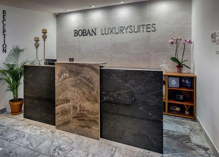 לינה וארוחת בוקר Boban Luxury 4*