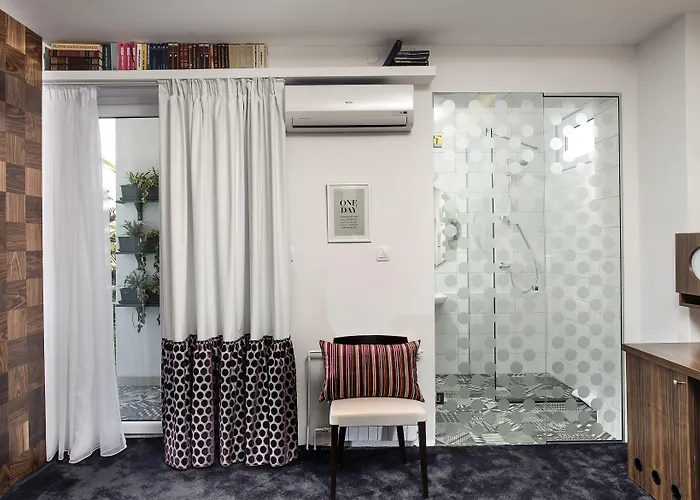 לינה וארוחת בוקר Boban Luxury