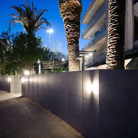 博班豪华套房酒店 4*