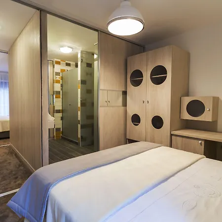 بوبان لوكجري سويتس فندق مبيت وإفطار 4*