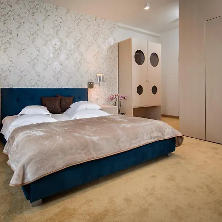 بوبان لوكجري سويتس فندق مبيت وإفطار