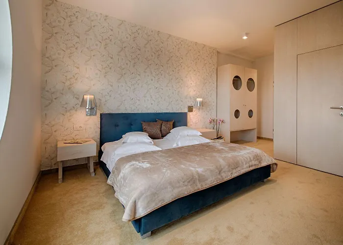 博班豪华套房酒店