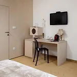 博班豪华套房酒店 4*