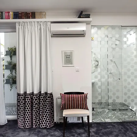 לינה וארוחת בוקר Boban Luxury