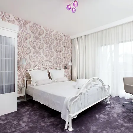 Boban Luxury 4* ספליט